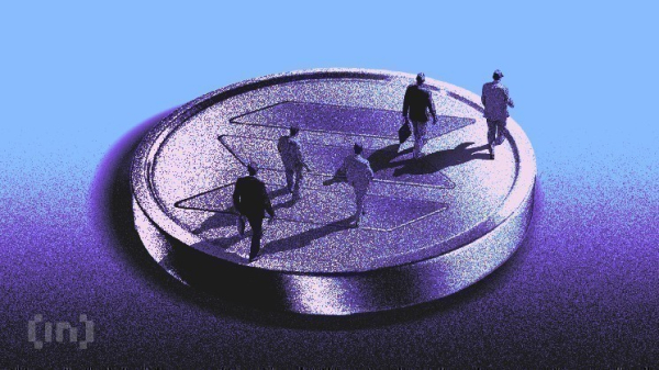 Инвесторы вывели $939 млн из ETF на биткоин на фоне притока капитала в Solana